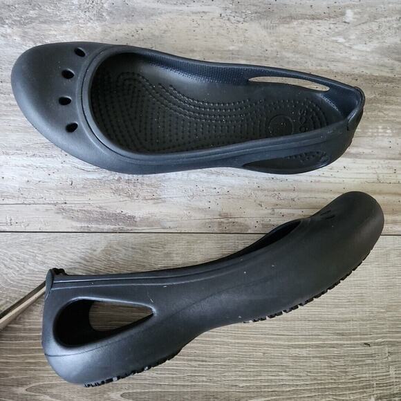Crocs Womens Kadee Ballet Flats Black Comfort Casual Beach Travel Shoes Sz 7 EUC - Picture 1 of 9